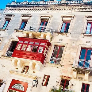 Luciano Boutique ** Valletta